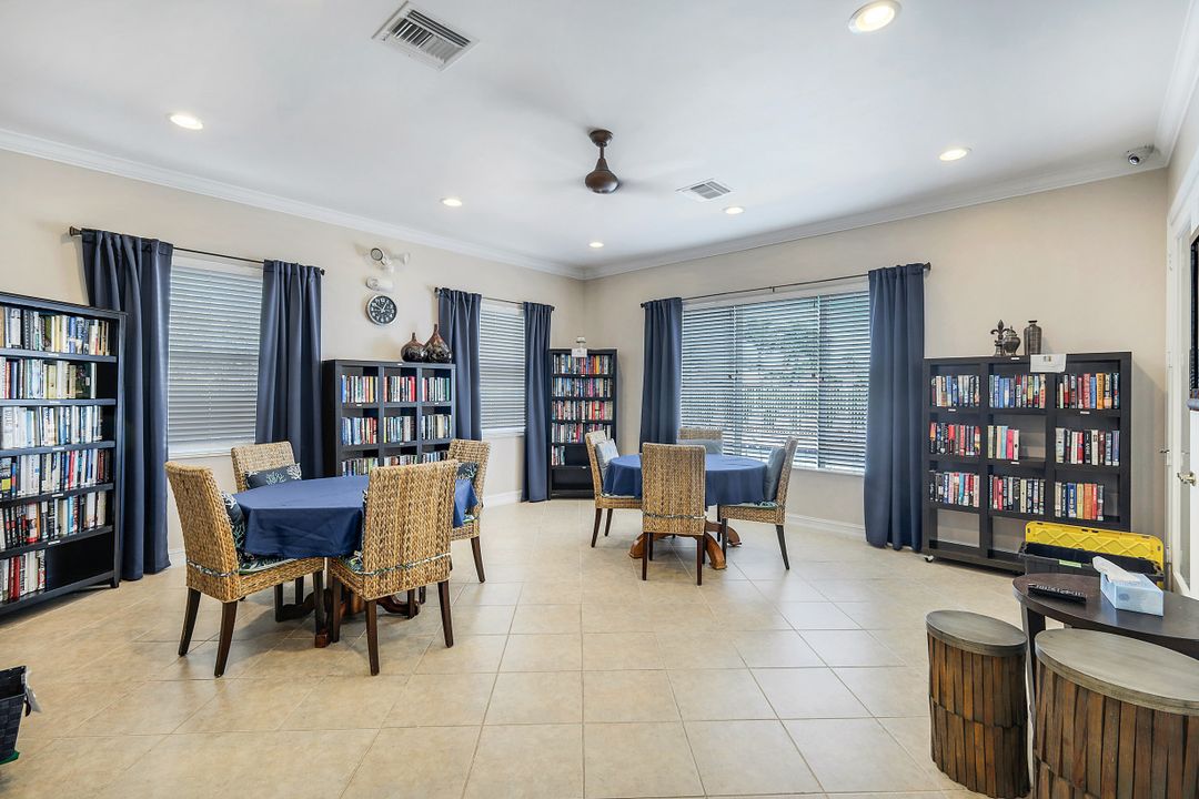 7850 Sanctuary Cir #99-2, Naples, FL 34104