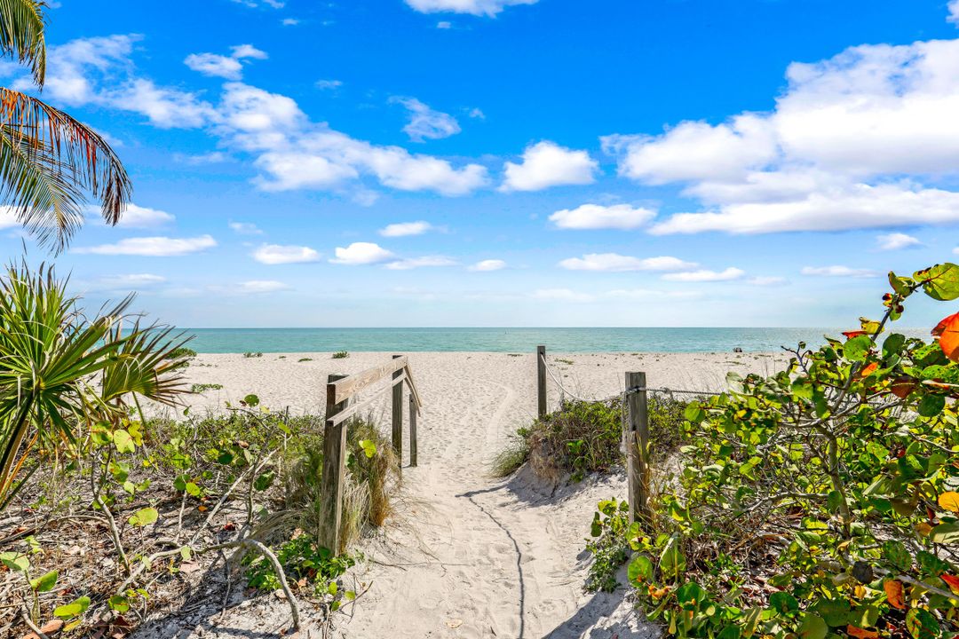 4353 Gulf Pines Dr, Sanibel, FL 33957