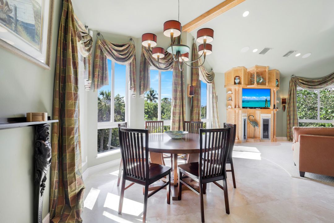 4353 Gulf Pines Dr, Sanibel, FL 33957