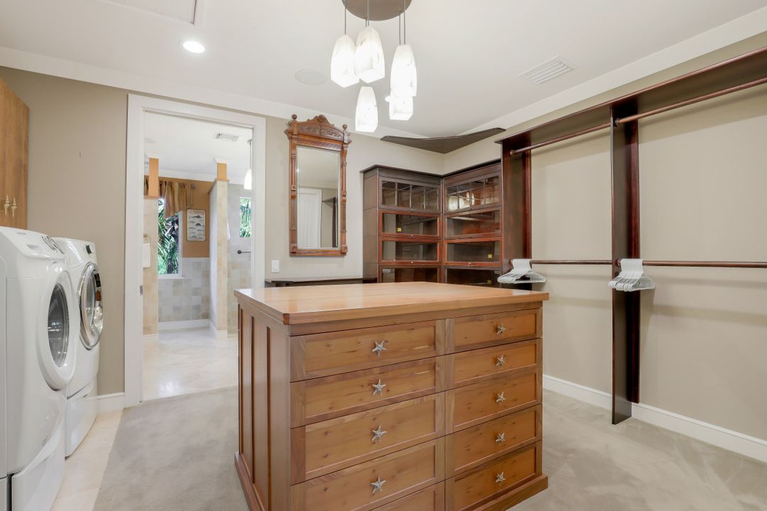 4353 Gulf Pines Dr, Sanibel, FL 33957