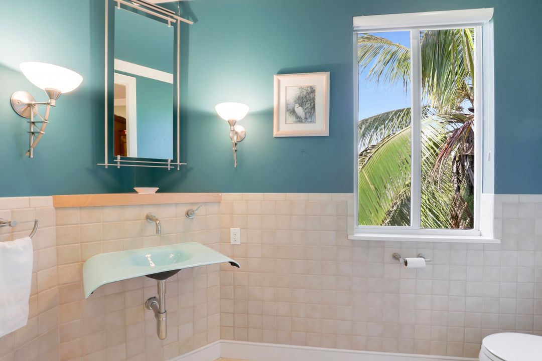 4353 Gulf Pines Dr, Sanibel, FL 33957