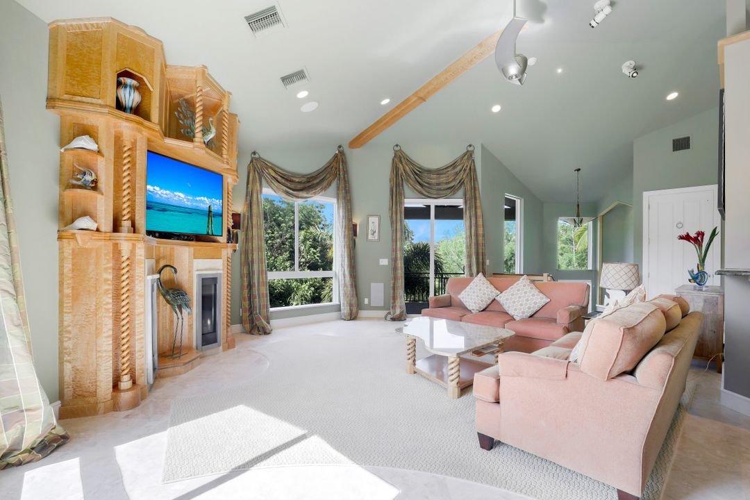 4353 Gulf Pines Dr, Sanibel, FL 33957