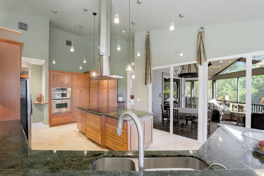 4353 Gulf Pines Dr, Sanibel, FL 33957