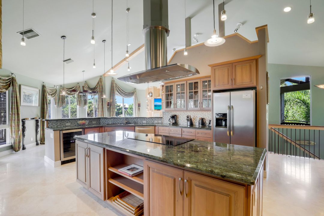 4353 Gulf Pines Dr, Sanibel, FL 33957