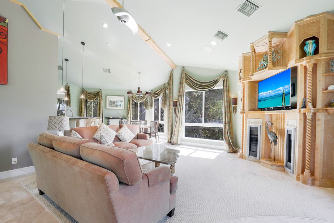 4353 Gulf Pines Dr, Sanibel, FL 33957