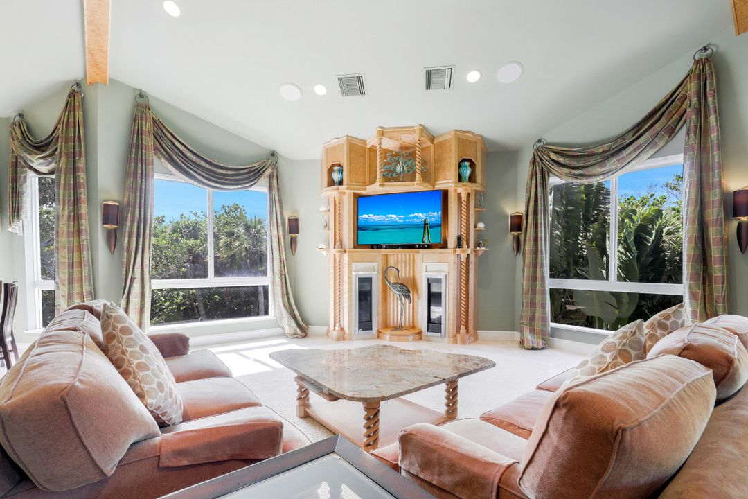 4353 Gulf Pines Dr, Sanibel, FL 33957