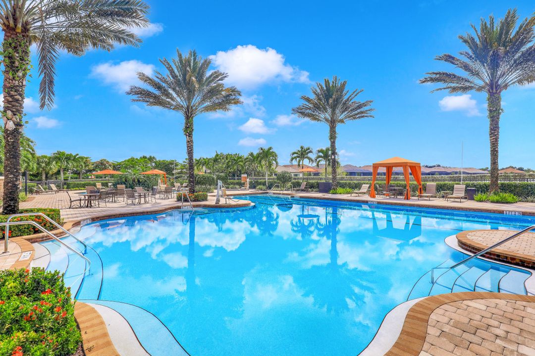 8581 Maggiore Ct, Naples, FL 34114