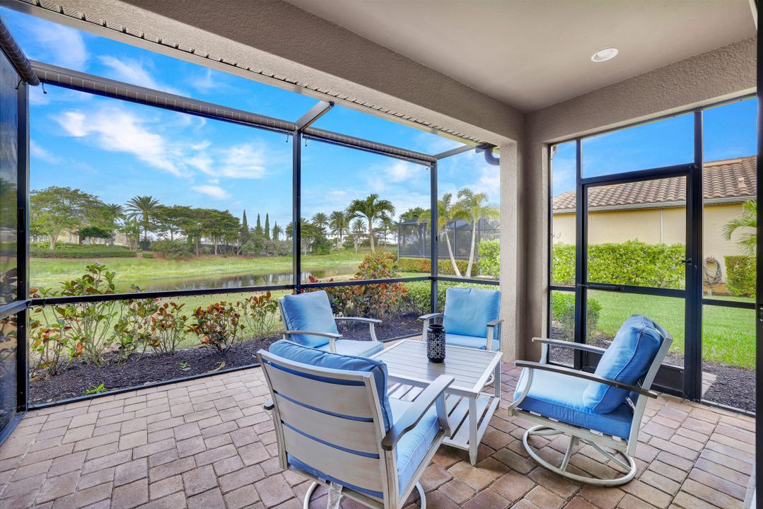 8581 Maggiore Ct, Naples, FL 34114