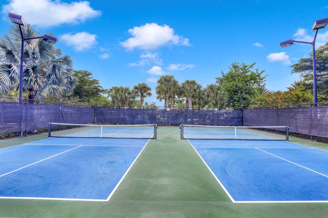 8581 Maggiore Ct, Naples, FL 34114