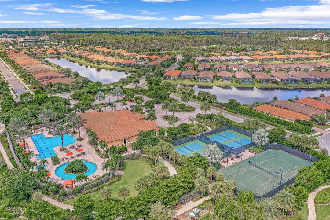 8581 Maggiore Ct, Naples, FL 34114