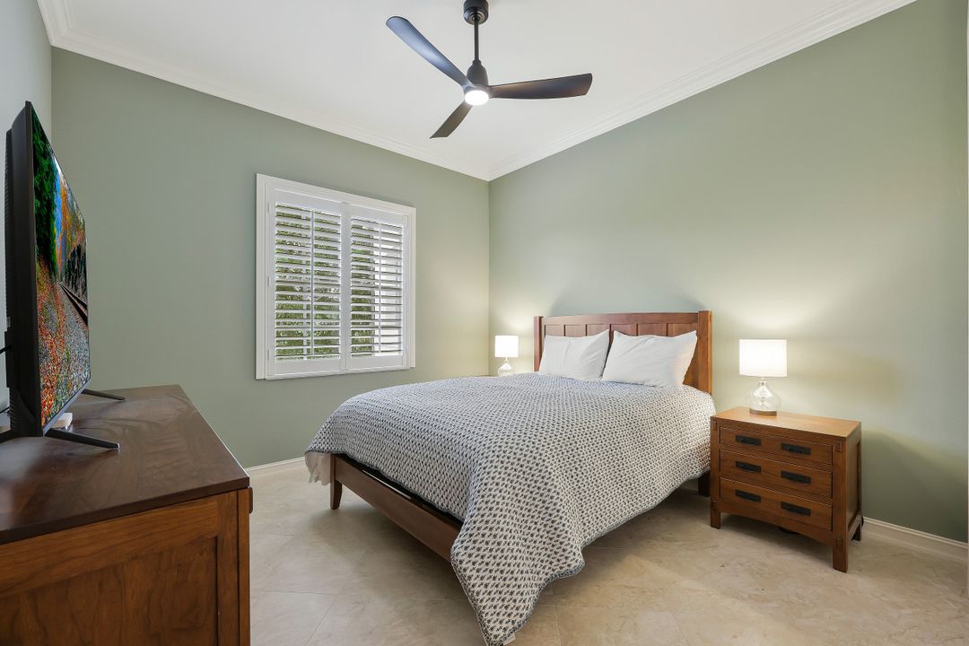 795 Bentwater Cir #204, Naples, FL 34108