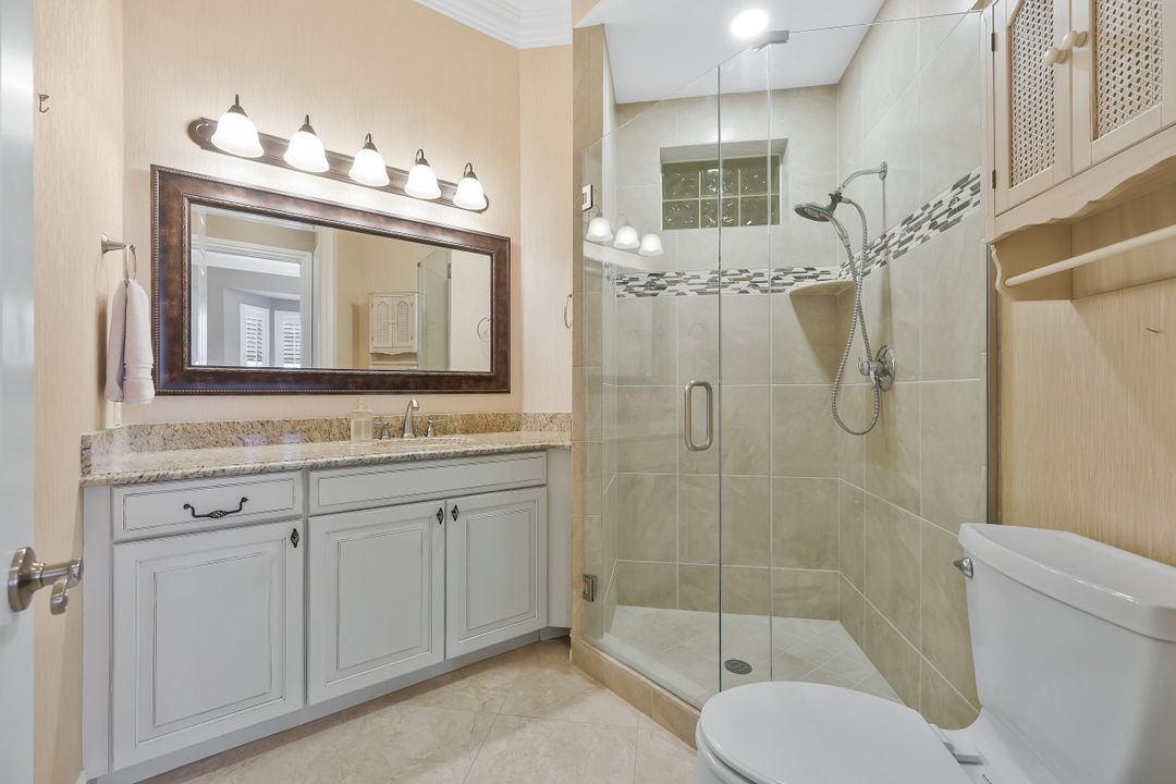 795 Bentwater Cir #204, Naples, FL 34108