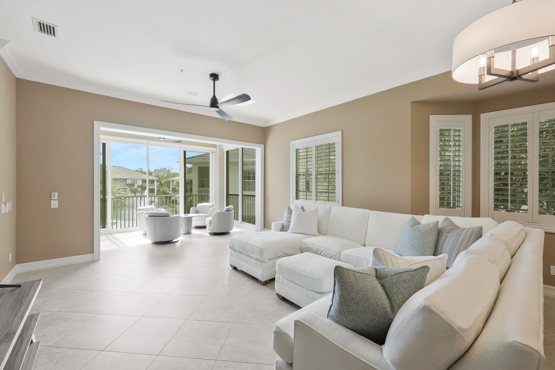 795 Bentwater Cir #204, Naples, FL 34108