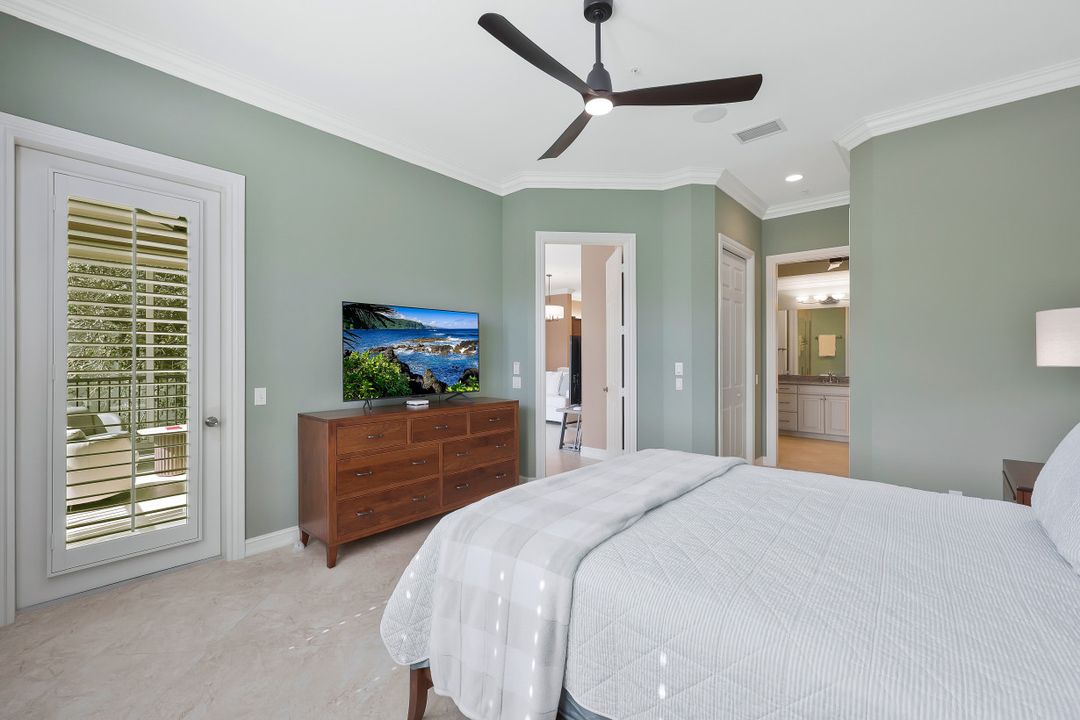 795 Bentwater Cir #204, Naples, FL 34108