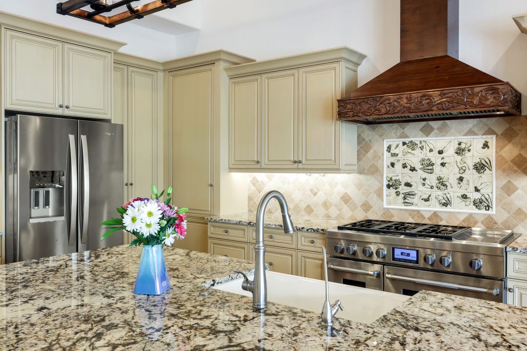 1400 Forrest Ct, Marco Island, FL 34145