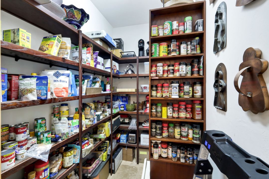 1400 Forrest Ct, Marco Island, FL 34145