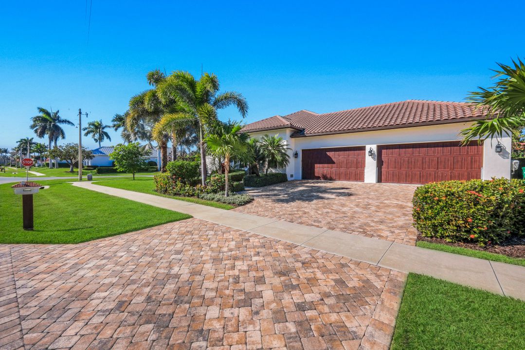 1400 Forrest Ct, Marco Island, FL 34145