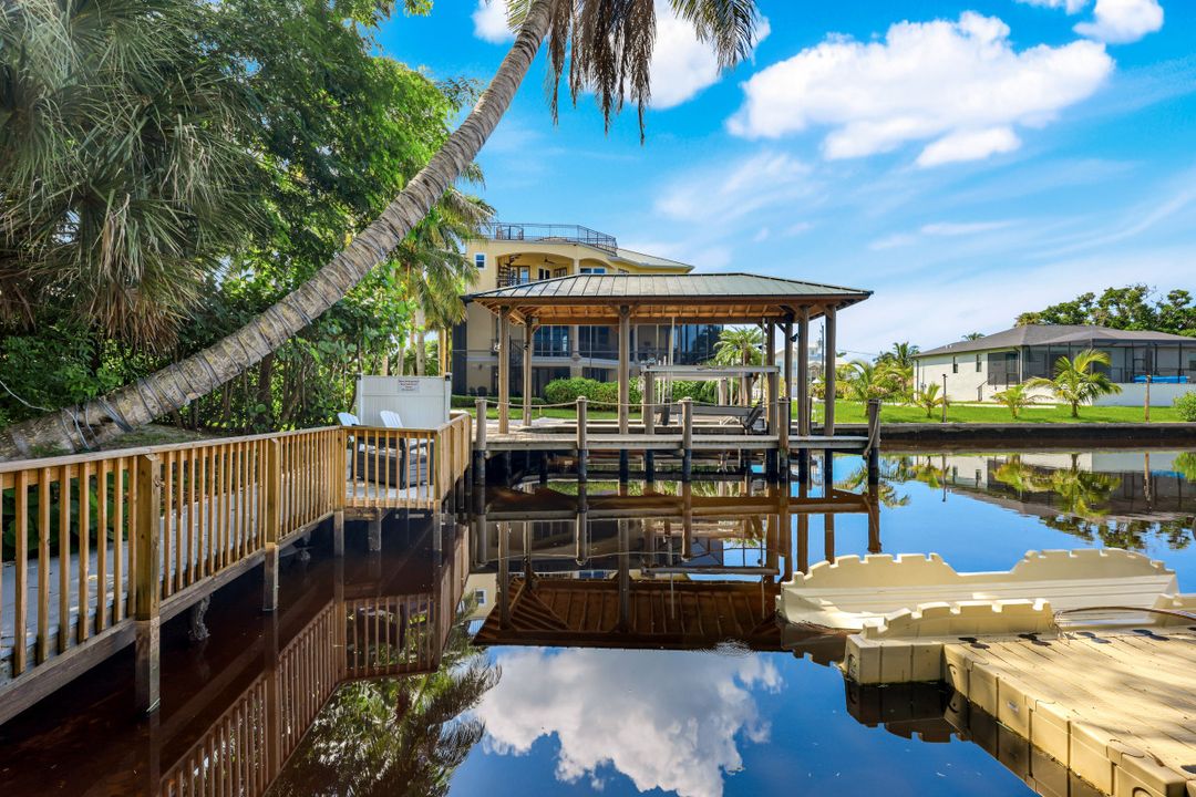 4806 Regal Dr, Bonita Springs, FL 34134