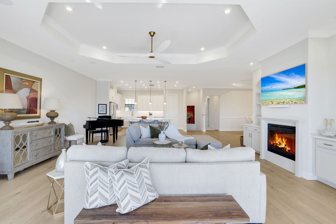 15336 Lucerna St #203, Naples, FL 34114