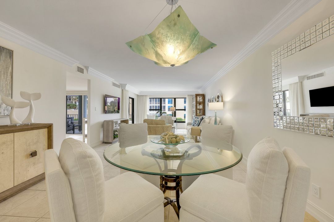 4451 Gulf Shore Blvd N #406, Naples, FL 34103