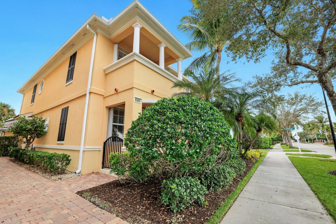 8365 Rimini Way, Naples, FL 34114