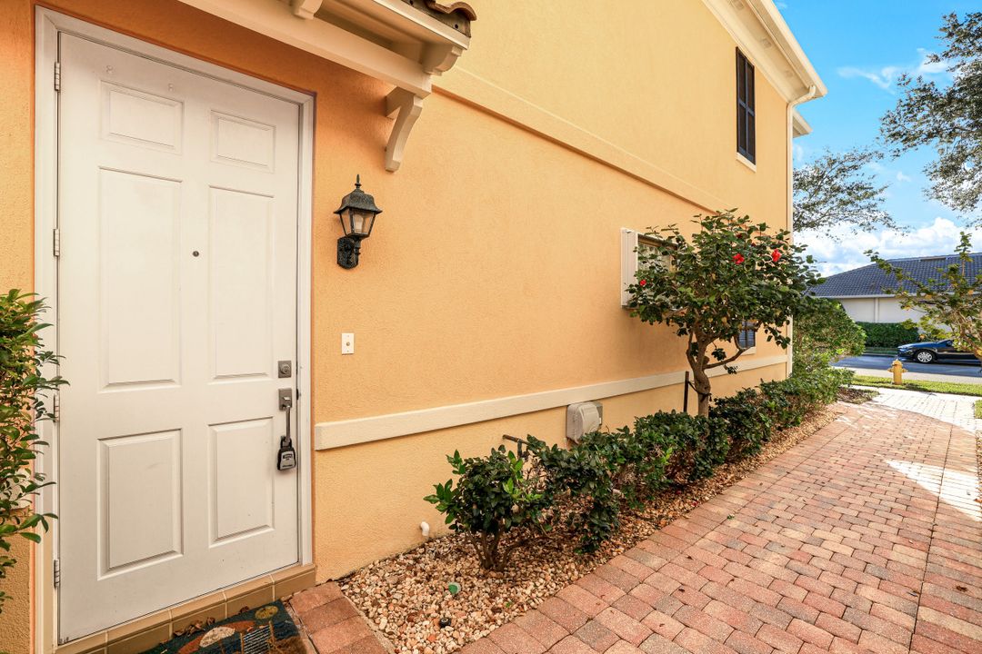 8365 Rimini Way, Naples, FL 34114