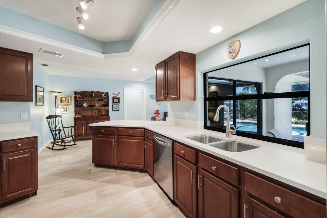 9632 Campbell Cir, Naples, FL 34109