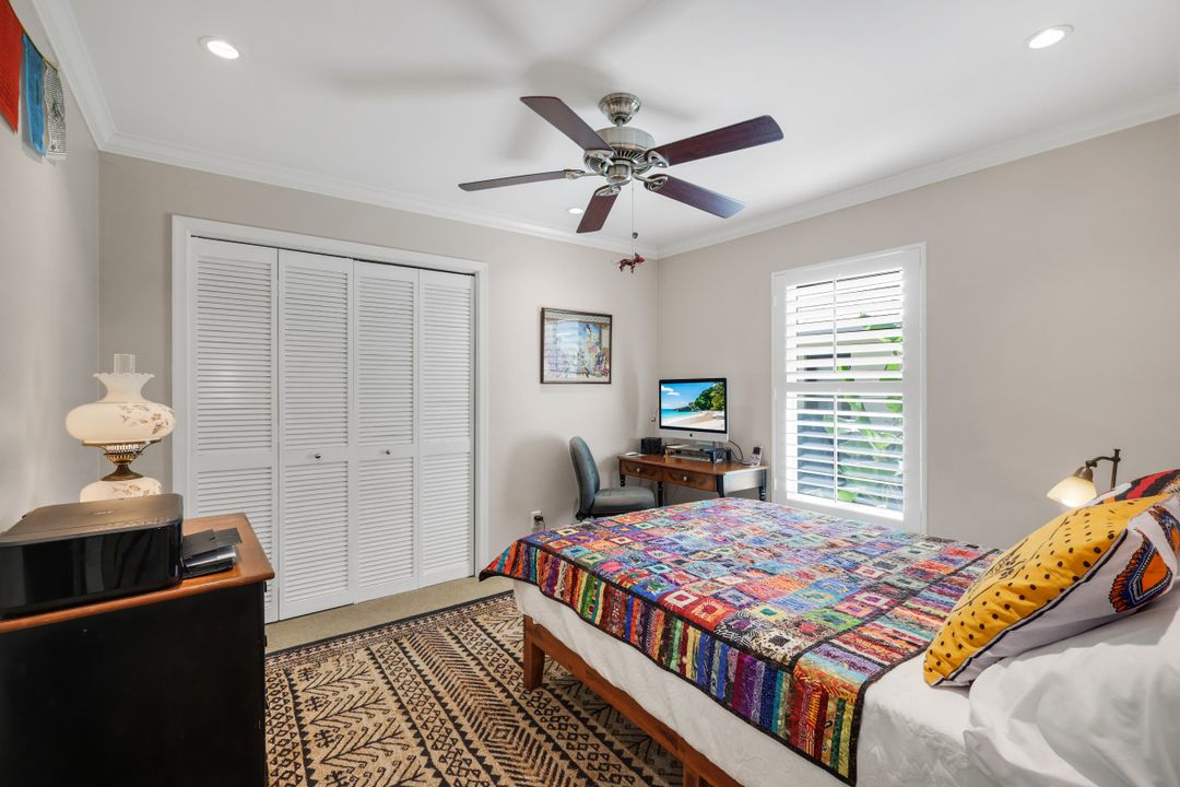 9632 Campbell Cir, Naples, FL 34109