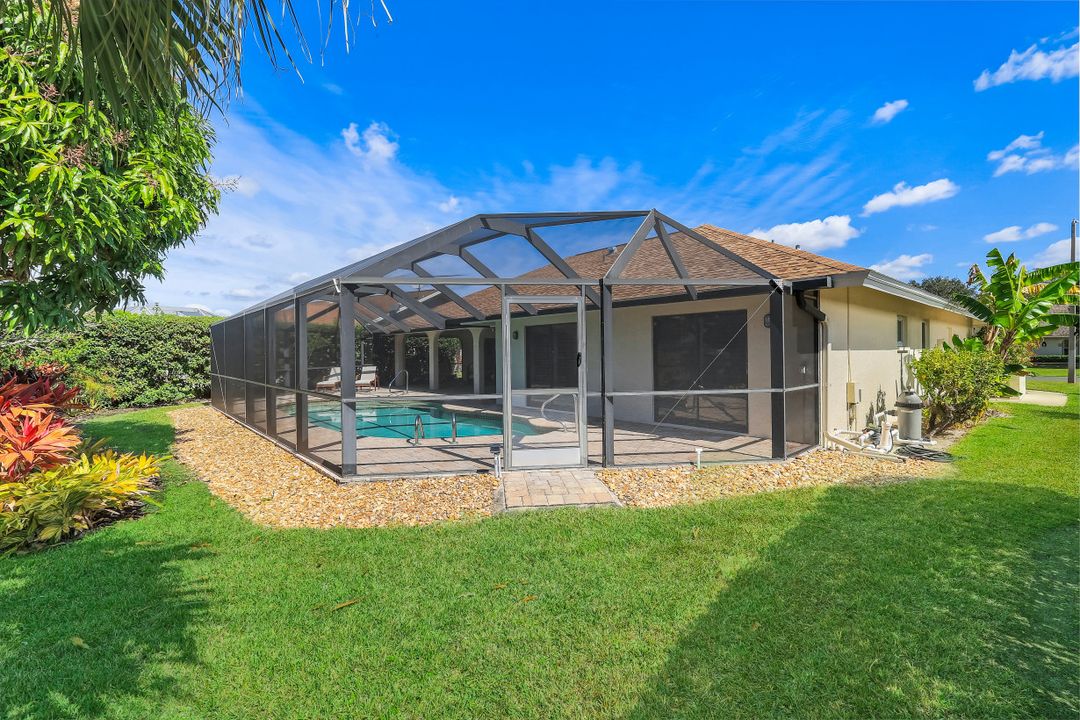 9632 Campbell Cir, Naples, FL 34109