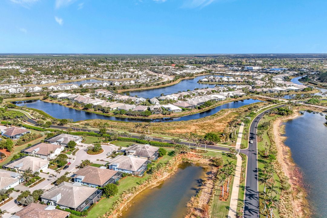 5665 Highbourne Dr, Naples, FL 34113