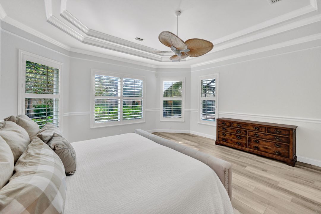 9134 Troon Lakes Dr, Naples, FL 34109