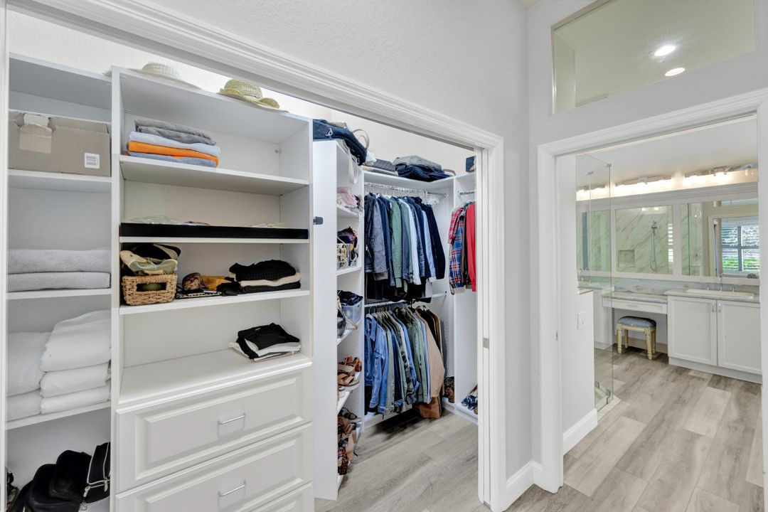 9134 Troon Lakes Dr, Naples, FL 34109