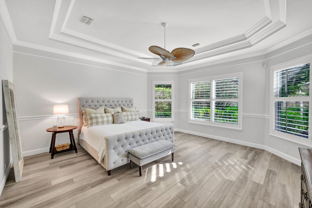 9134 Troon Lakes Dr, Naples, FL 34109