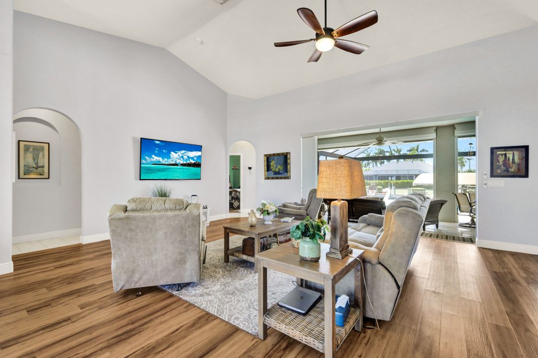 3908 SW 22nd Pl, Cape Coral, FL 33914