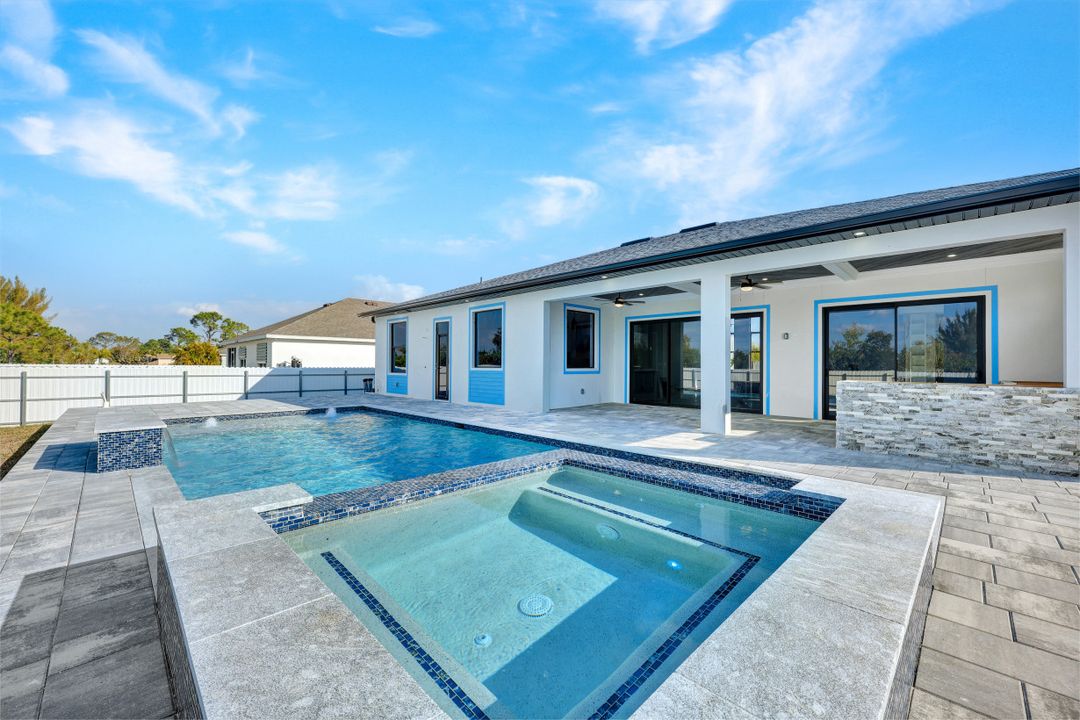 2917 NW 27th St, Cape Coral, FL 33993