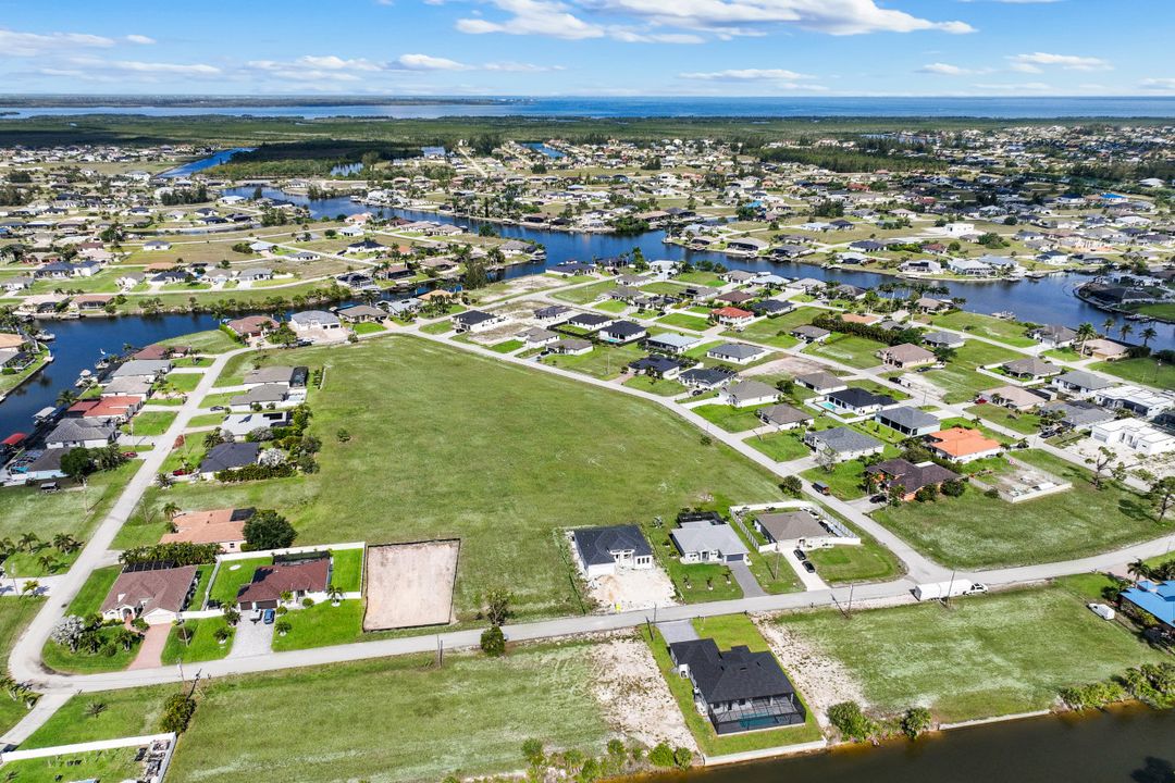 1925 NW 34th Pl, Cape Coral, FL 33993