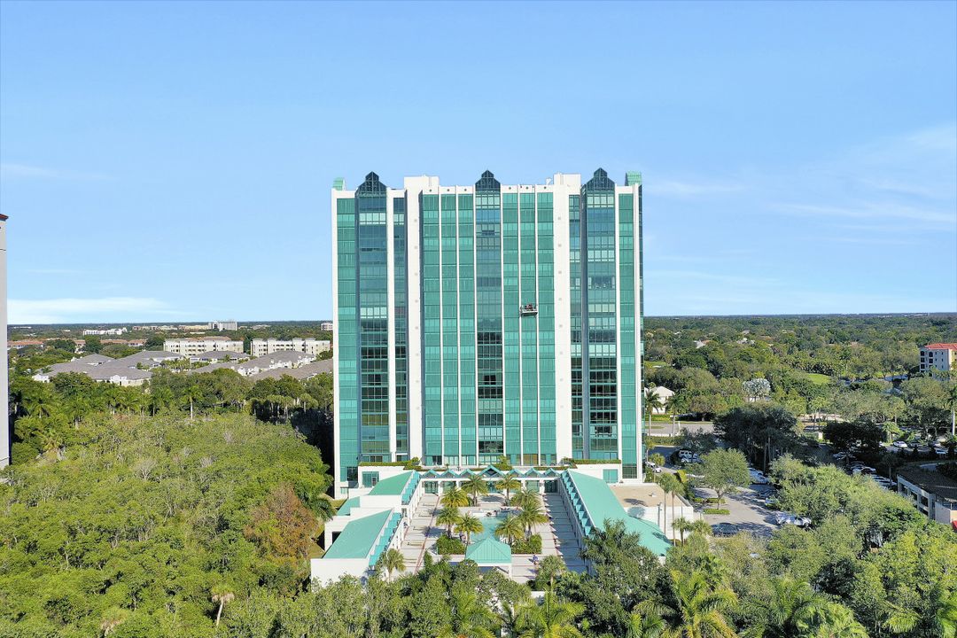 7515 Pelican Bay Blvd #3b, Naples, FL 34108