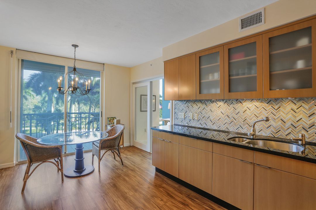 7515 Pelican Bay Blvd #3b, Naples, FL 34108