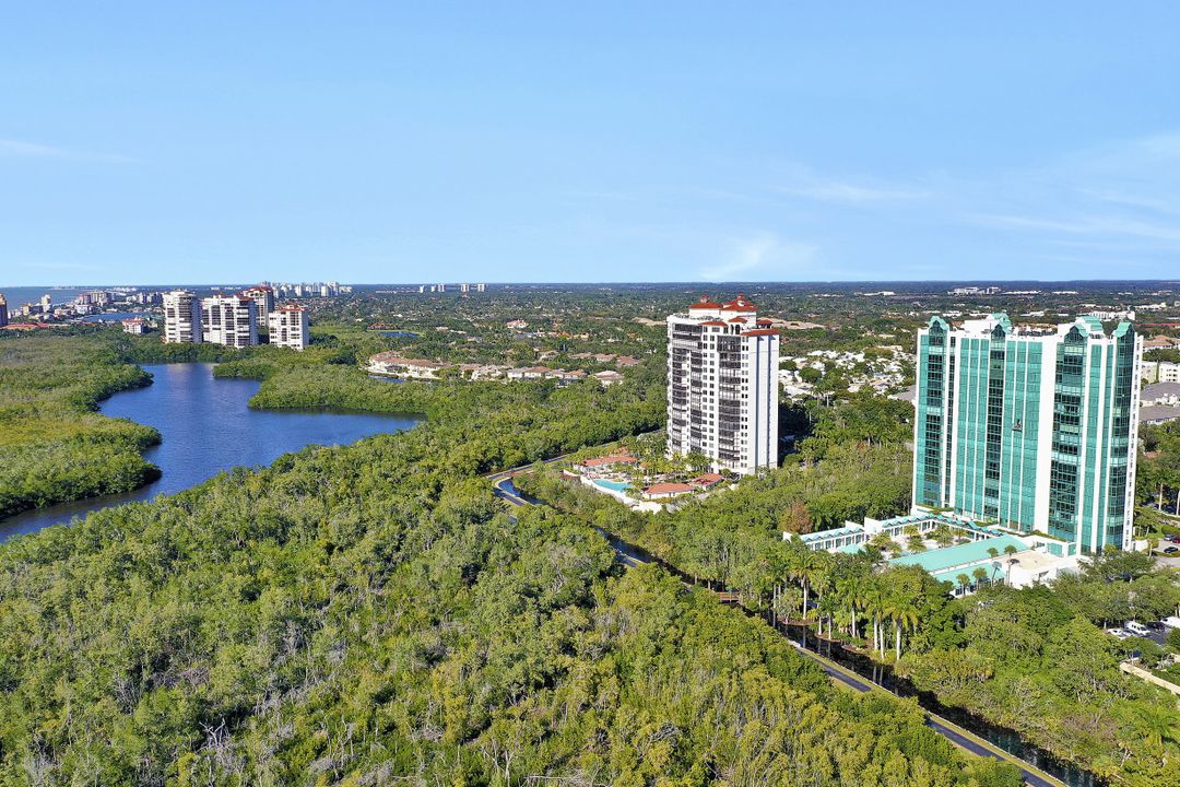 7515 Pelican Bay Blvd #3b, Naples, FL 34108