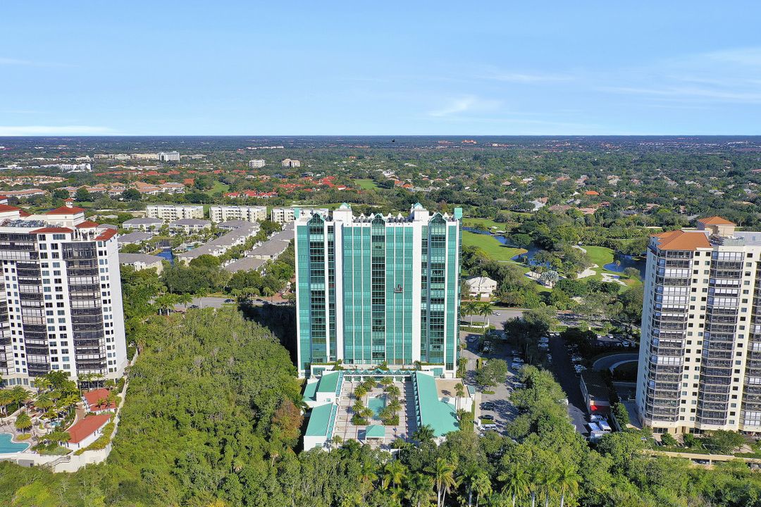 7515 Pelican Bay Blvd #3b, Naples, FL 34108