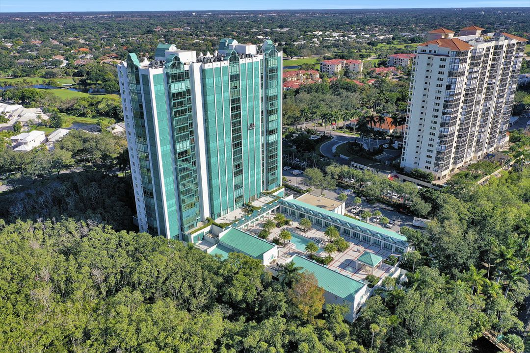 7515 Pelican Bay Blvd #3b, Naples, FL 34108