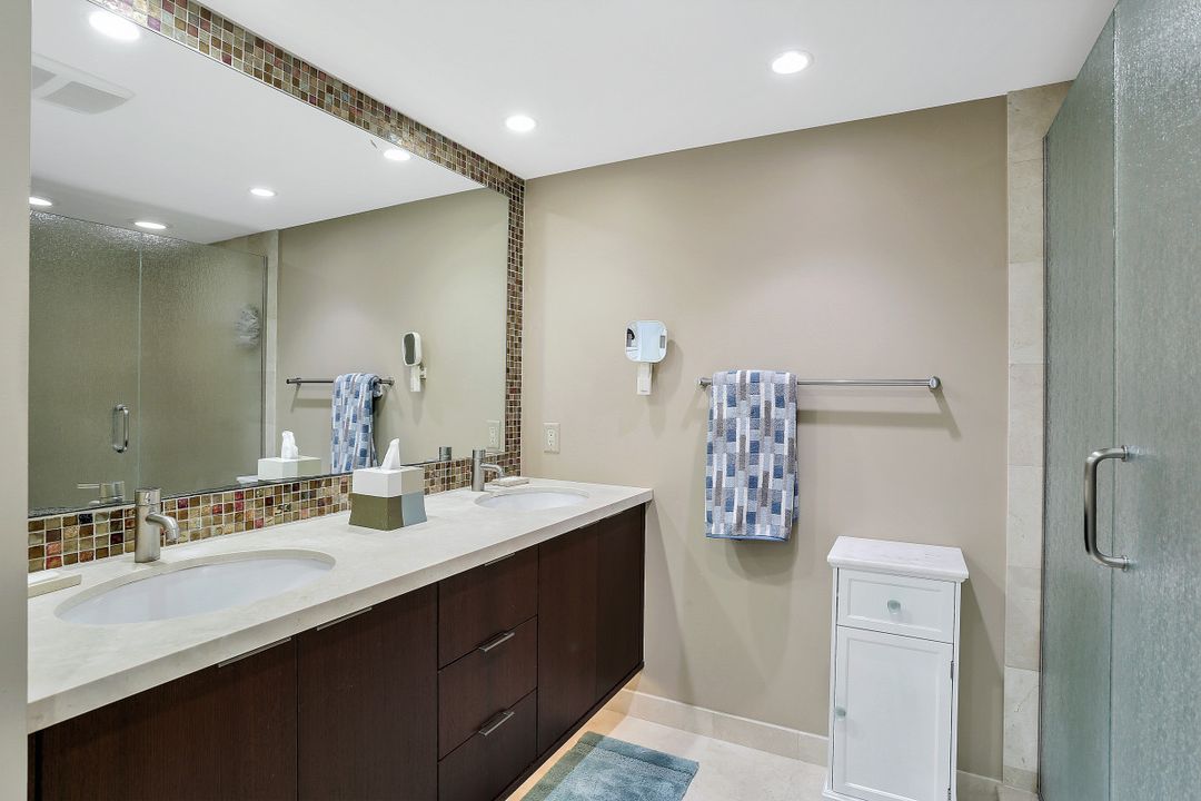 7515 Pelican Bay Blvd #3b, Naples, FL 34108