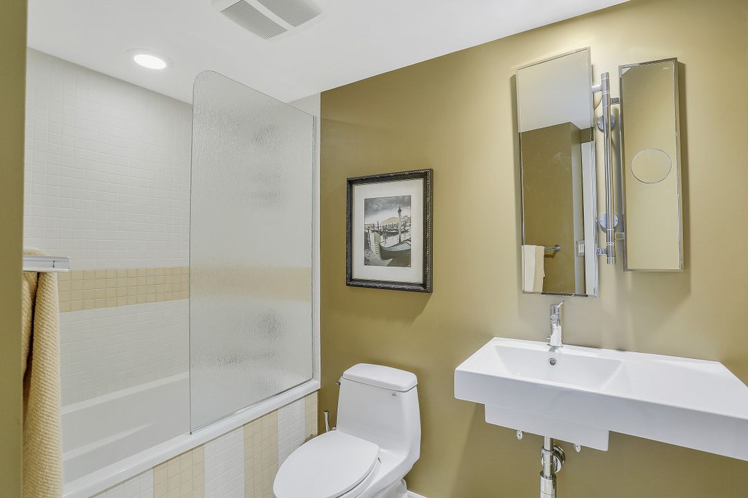 7515 Pelican Bay Blvd #3b, Naples, FL 34108