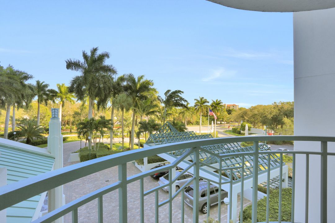 7515 Pelican Bay Blvd #3b, Naples, FL 34108