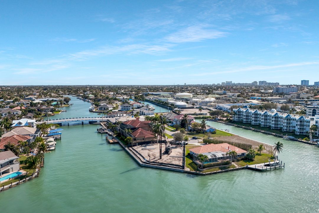 1231 Redwood Ct, Marco Island, FL 34145