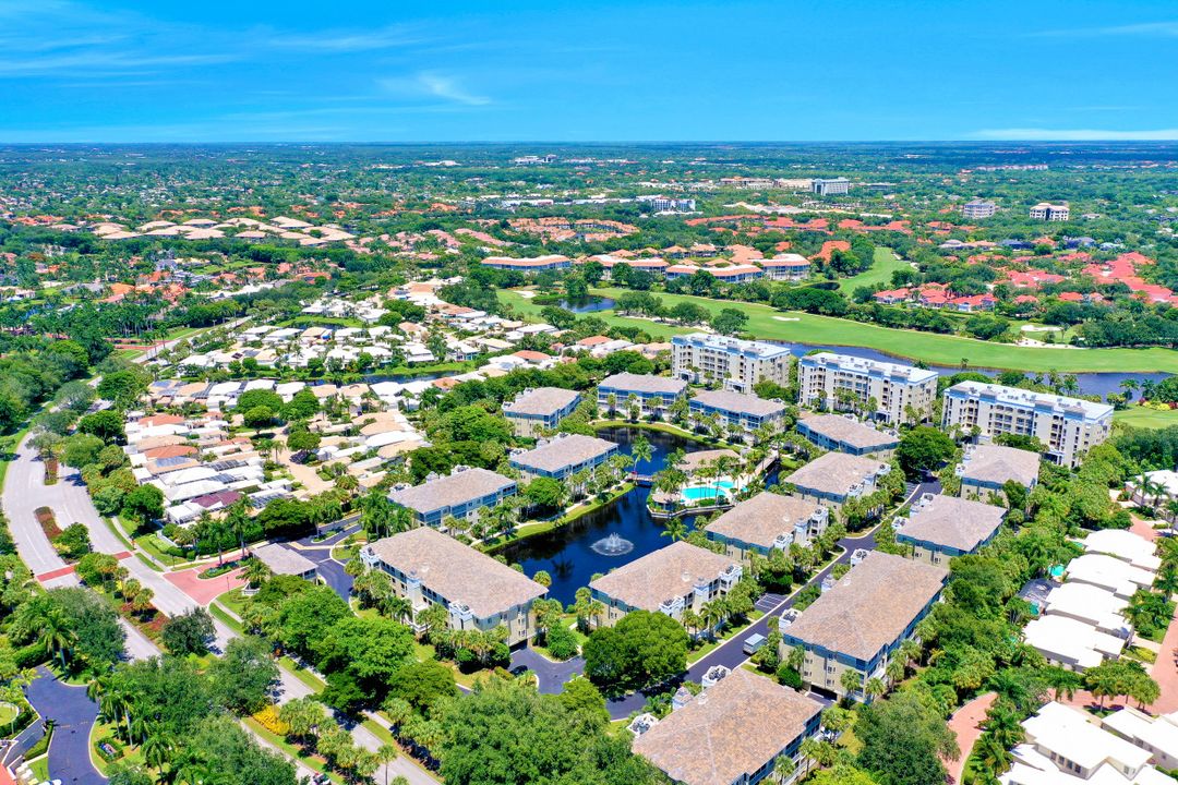 7654 Pebble Creek Cir #5-202, Naples, FL 34108