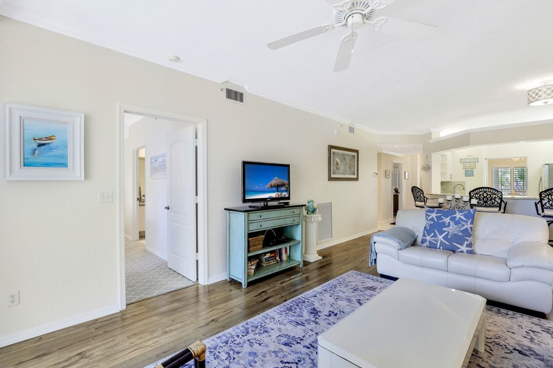 7654 Pebble Creek Cir #5-202, Naples, FL 34108