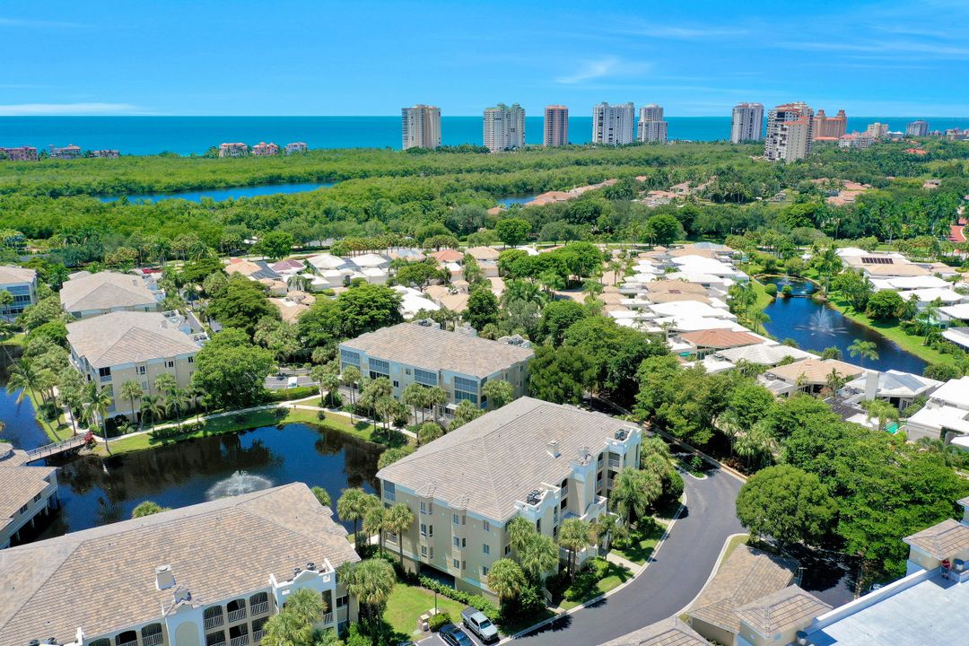 7654 Pebble Creek Cir #5-202, Naples, FL 34108