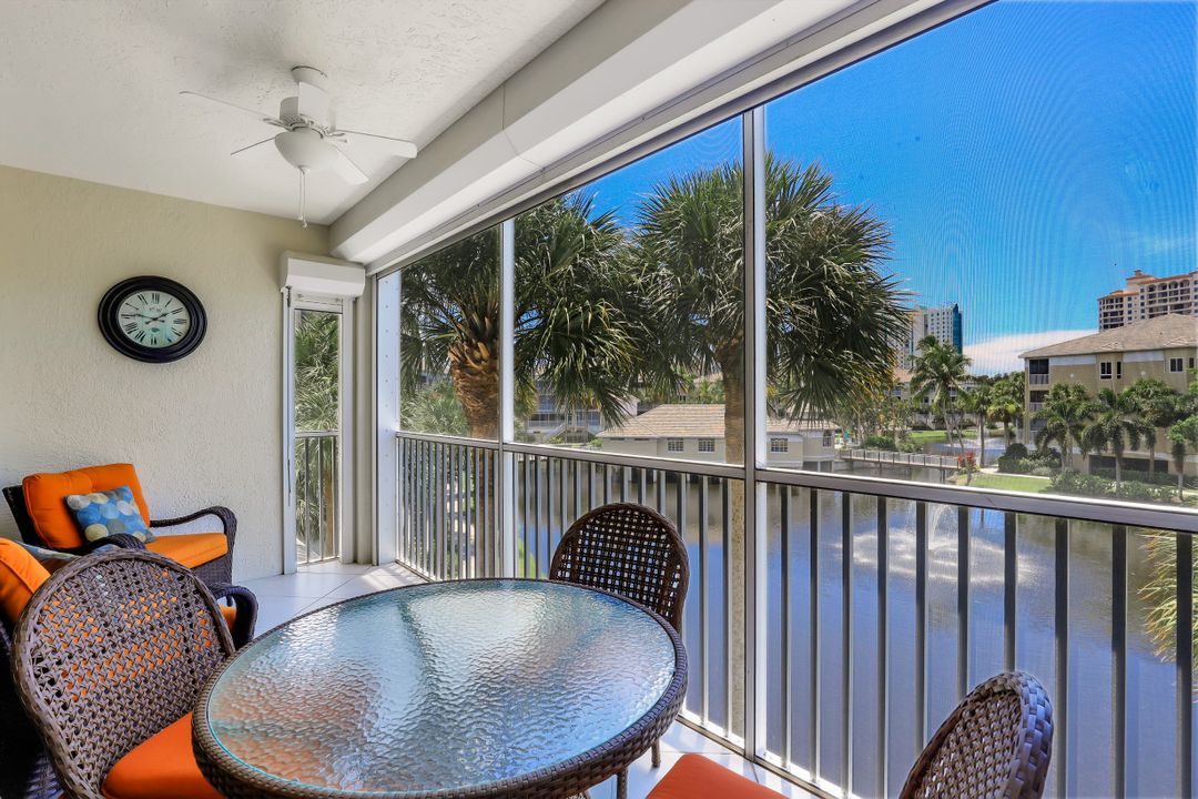 7654 Pebble Creek Cir #5-202, Naples, FL 34108