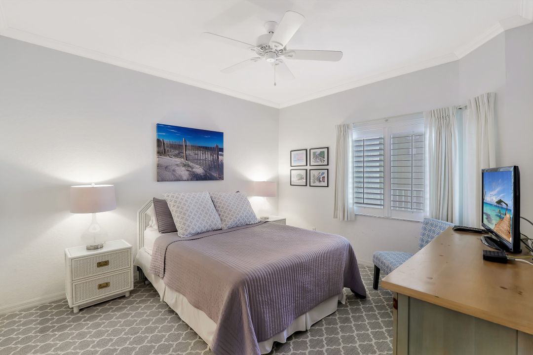 7654 Pebble Creek Cir #5-202, Naples, FL 34108